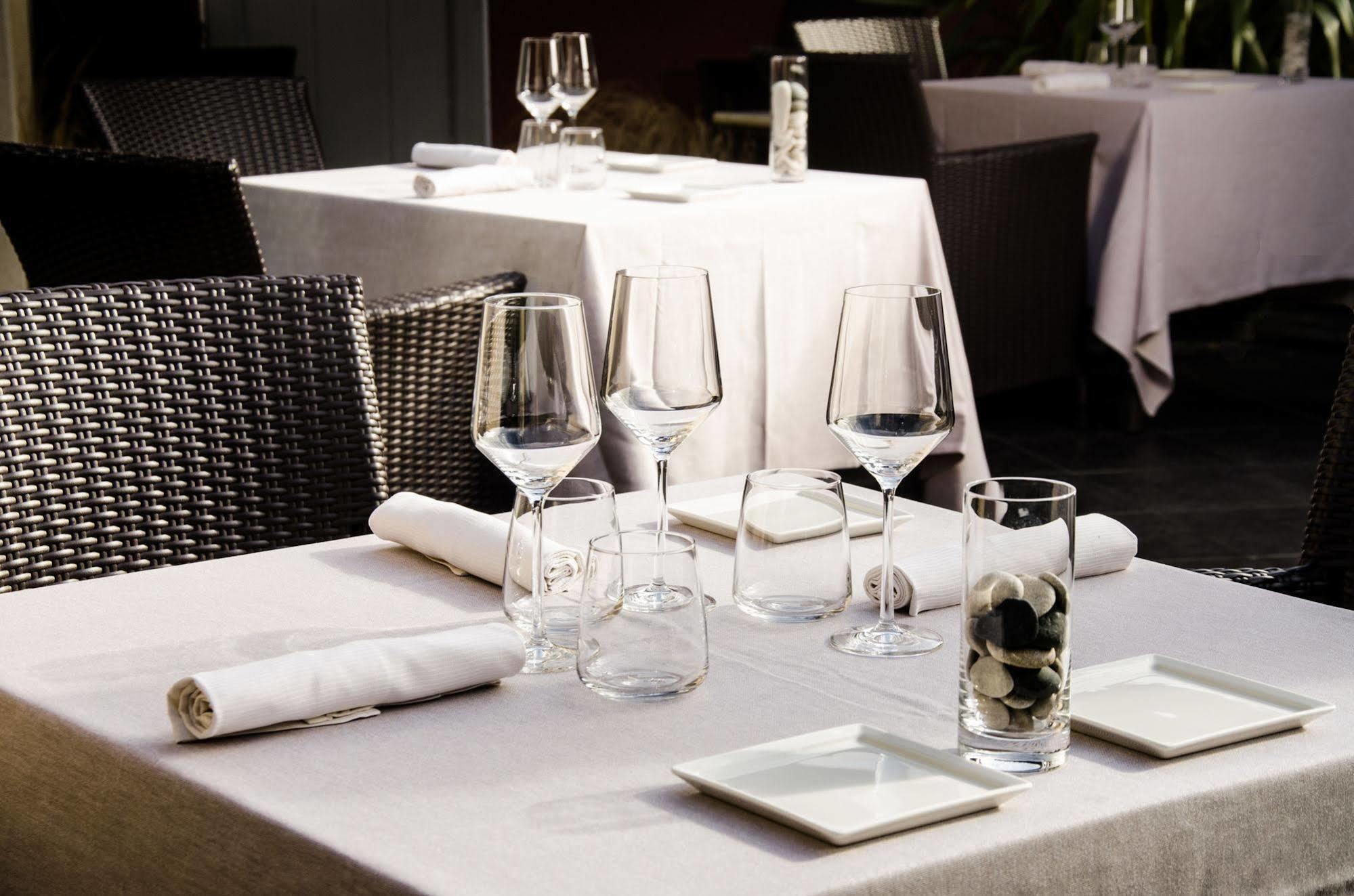 Hotel Restaurant Spa Ivan Vautier Caen Exterior foto